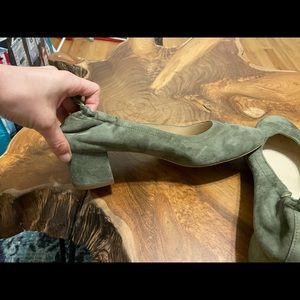 Everlane the day heel in olive suede